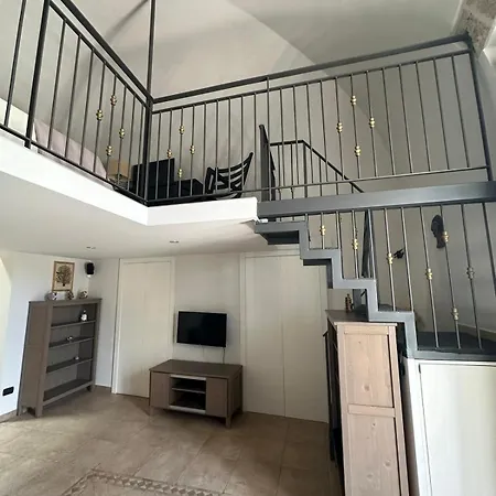 Appartamento Fronte Porto Home *